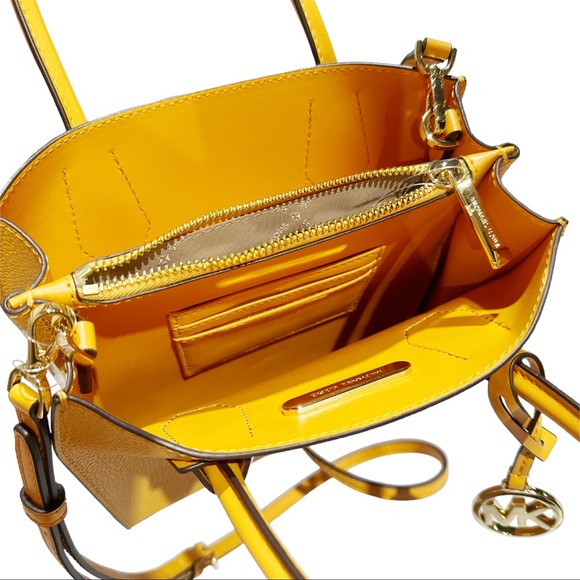 Michael Kors Mercer Pebble Leather Messenger Crossbody Bag Honeycomb Yellow - Picture 4 of 4